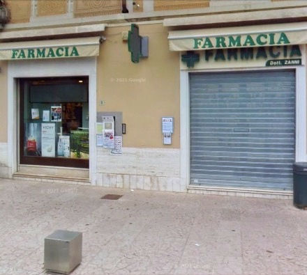 Facciata esterna della Farmacia Chimica Zanni a Cellatica